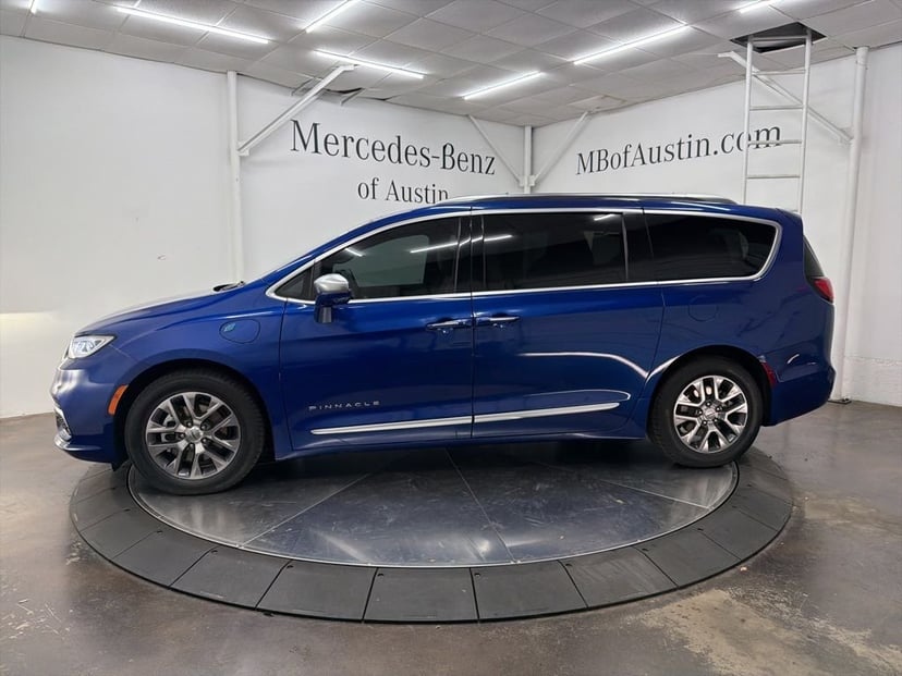 2021 Chrysler Pacifica Hybrid - Image 3