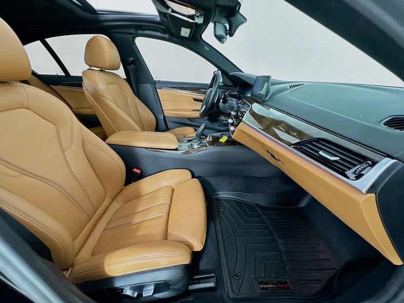 2020 BMW 5 Series - Image 37