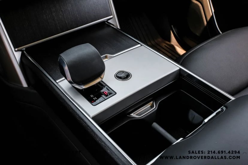 2026 Land Rover Range Rover - Image 25