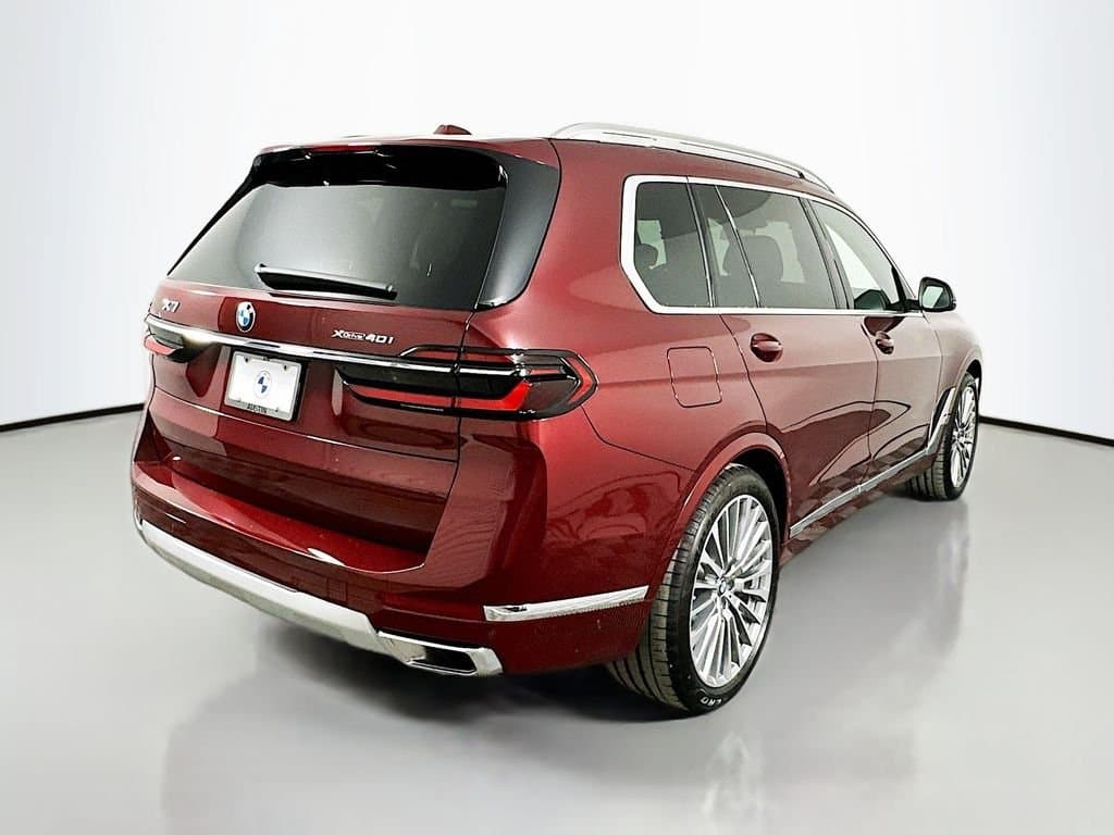 2025 BMW X7 - Image 5