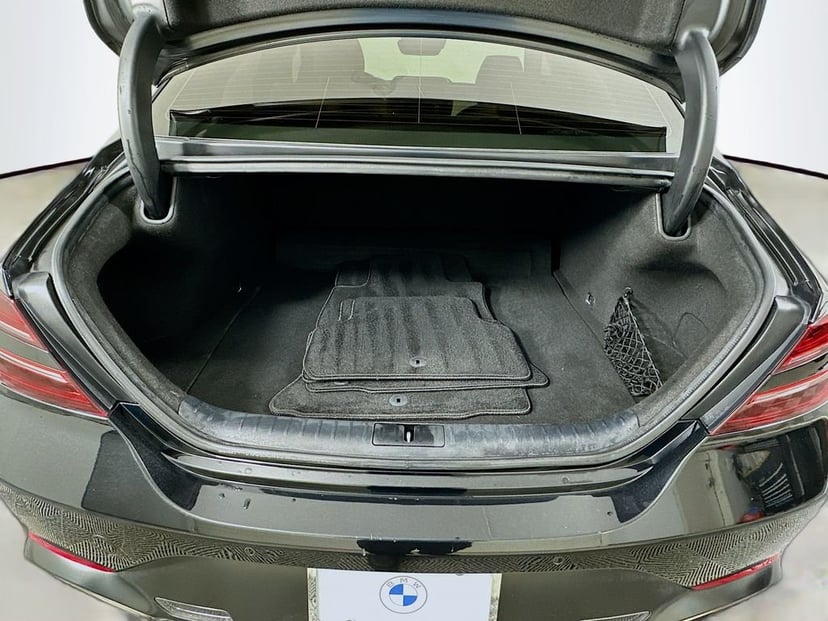 2023 Genesis G70 - Image 27