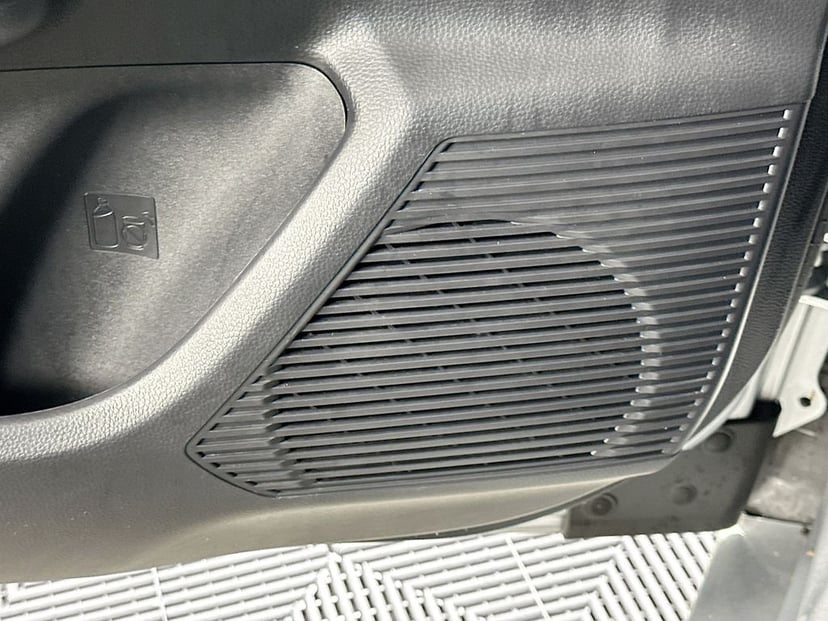 2023 Toyota Prius - Image 18