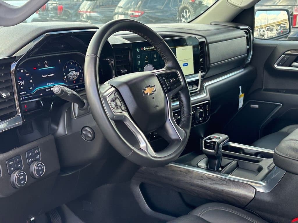 2025 Chevrolet Silverado 1500 - Image 5