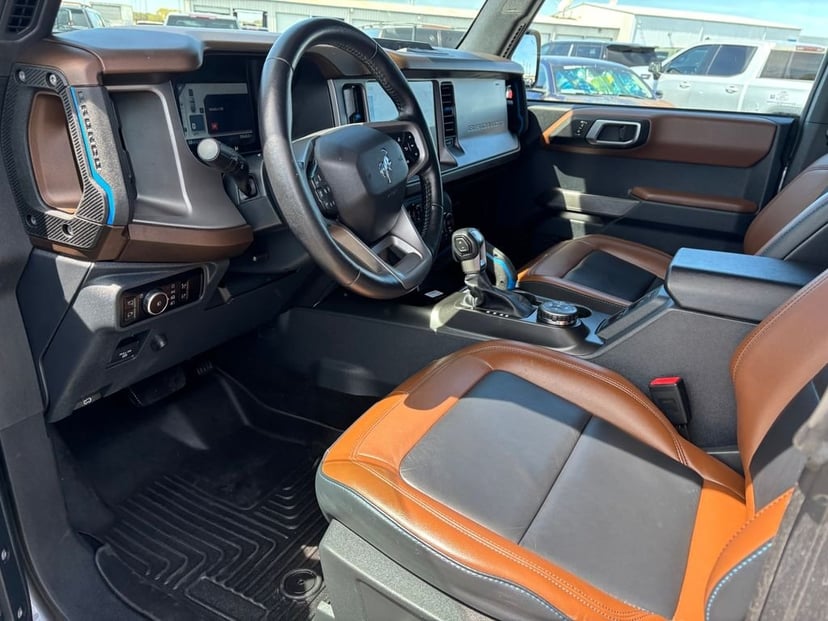 2023 Ford Bronco - Image 8