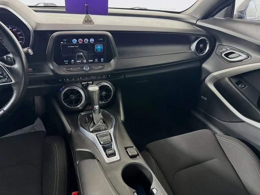 2018 Chevrolet Camaro - Image 27
