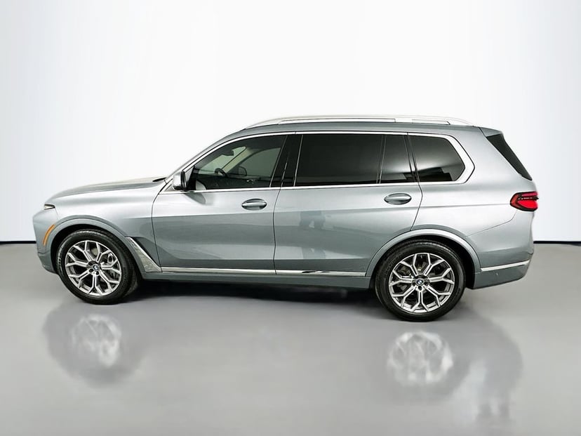 2024 BMW X7 - Image 8