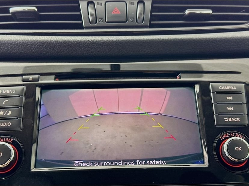 2018 Nissan Rogue - Image 16