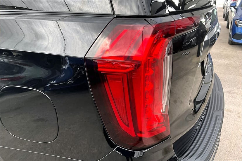2021 GMC Yukon - Image 29