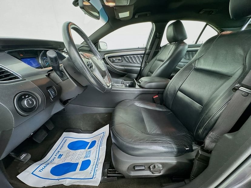 2013 Ford Taurus - Image 23