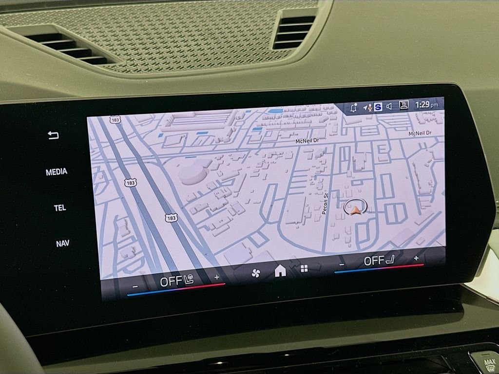 2025 BMW X1 - Image 12