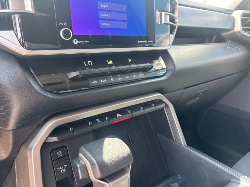 2022 Toyota Tundra - Image 17
