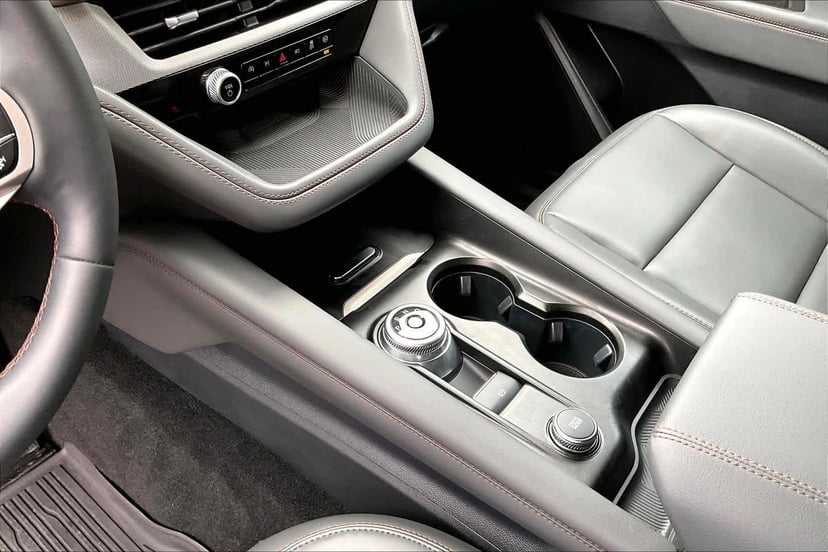 2025 Ford Explorer - Image 16