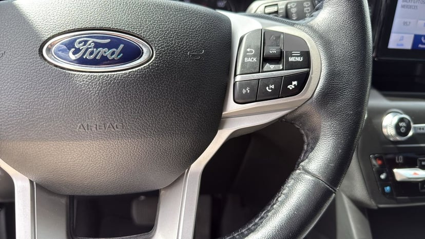 2020 Ford Explorer - Image 16