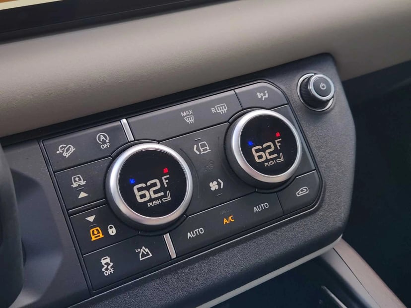 2024 Land Rover Defender - Image 18