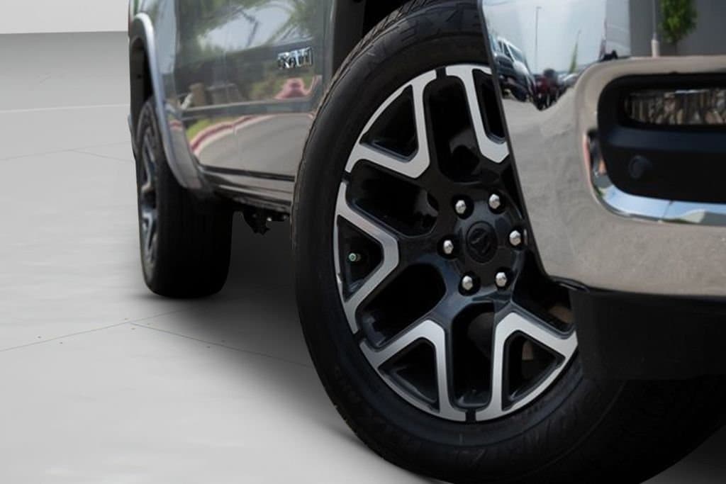 2025 Ram 1500 - Image 25