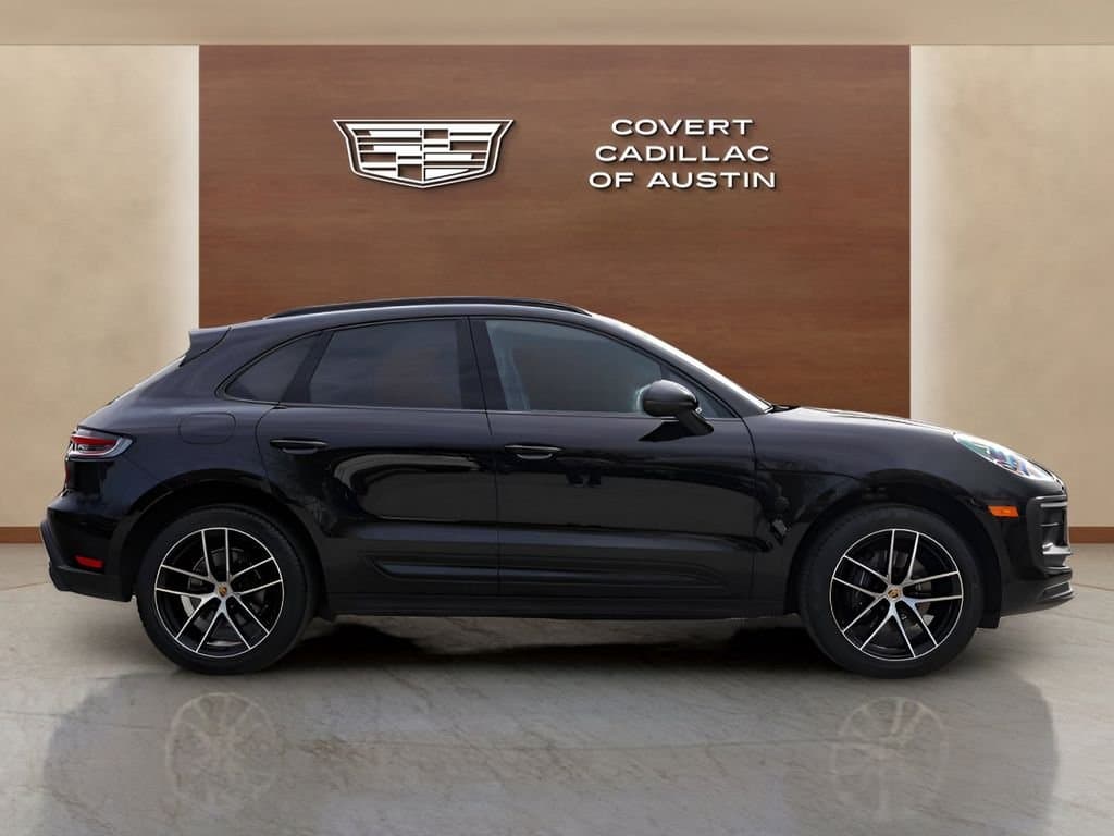 2025 Porsche Macan - Image 5
