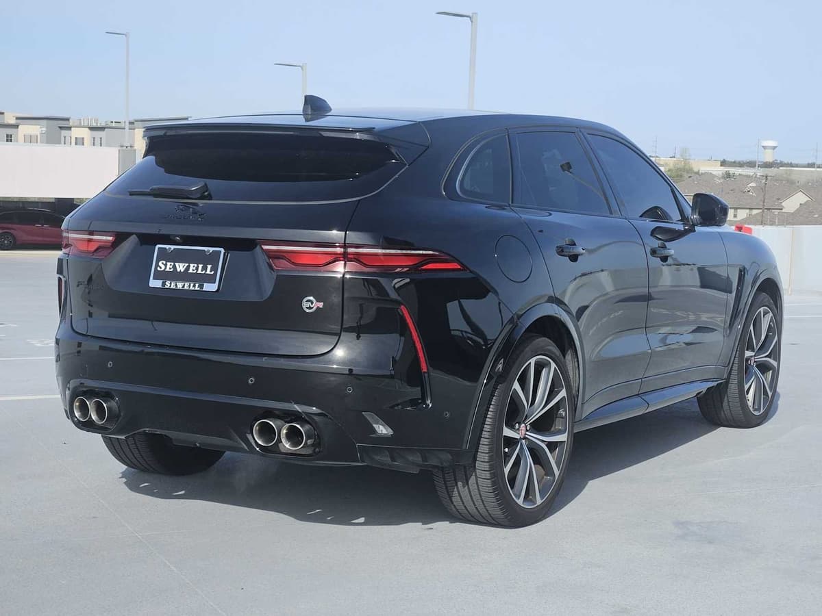 2023 Jaguar F-PACE - Image 4