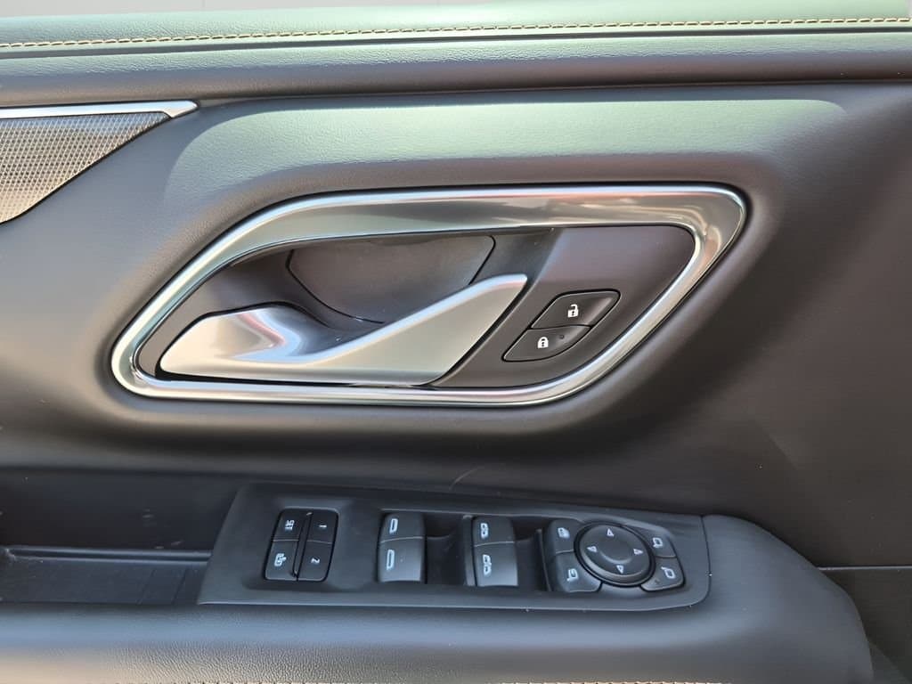 2022 GMC Yukon XL - Image 27