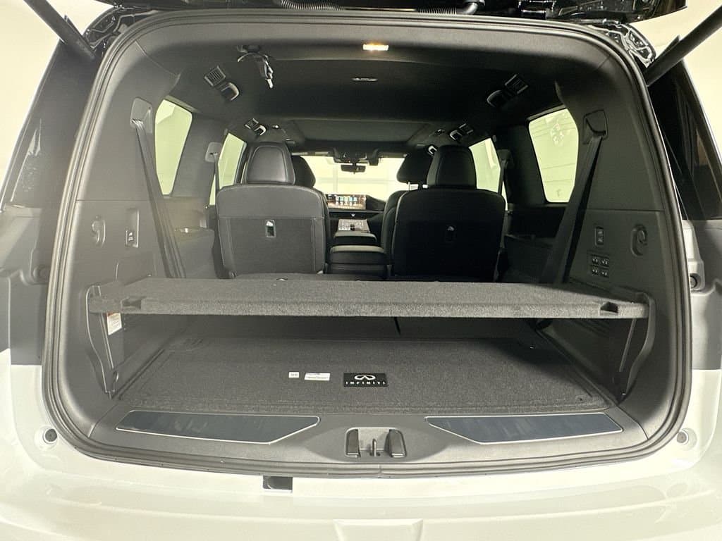 2026 INFINITI QX80 - Image 32