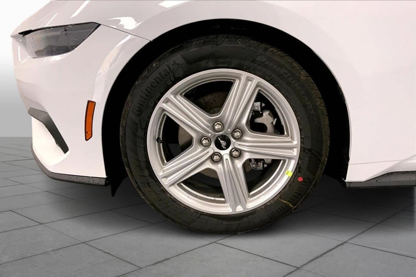 2026 Ford Mustang - Image 9