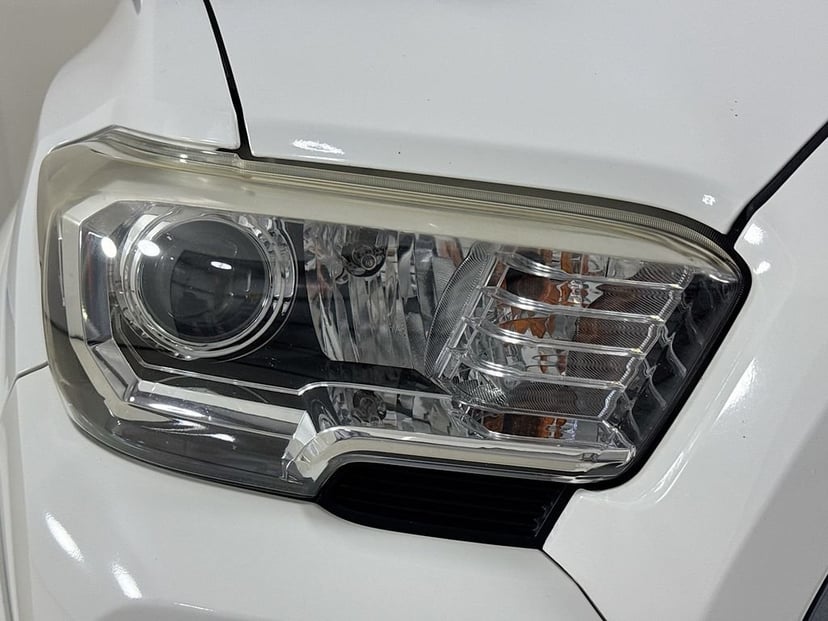2018 Toyota Tacoma - Image 34