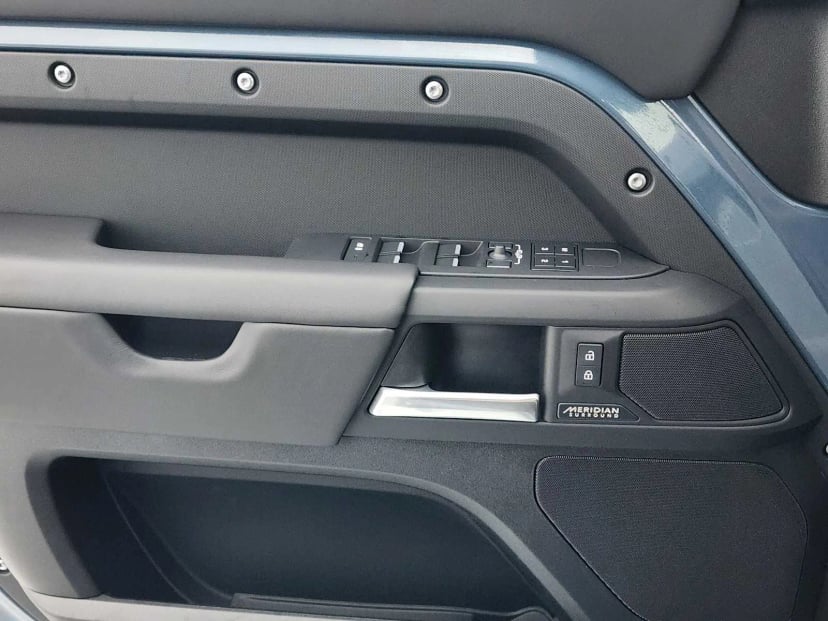 2026 LAND ROVER Defender 110 - Image 23