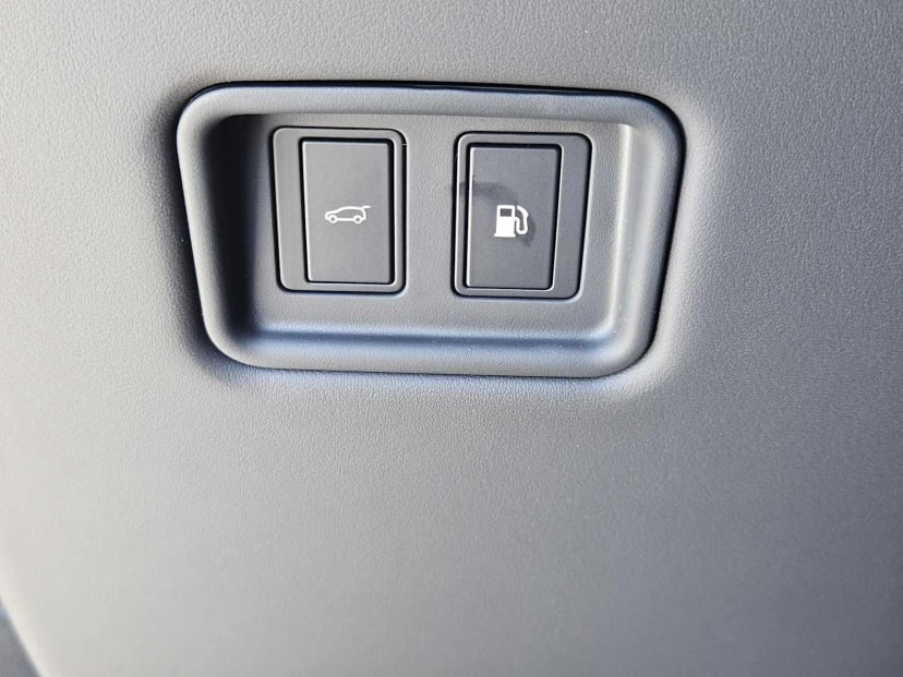 2026 LAND ROVER Range Rover - Image 19