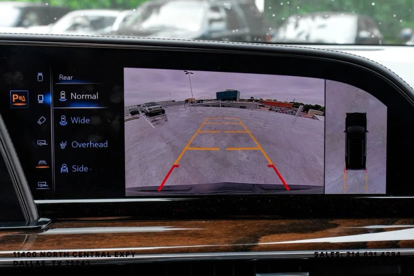 2021 Cadillac Escalade - Image 23