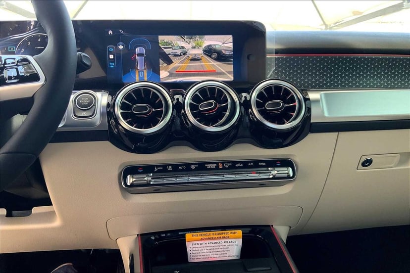 2025 Mercedes-Benz GLB 250 - Image 12