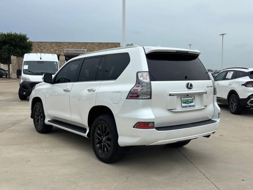 2023 Lexus GX - Image 3