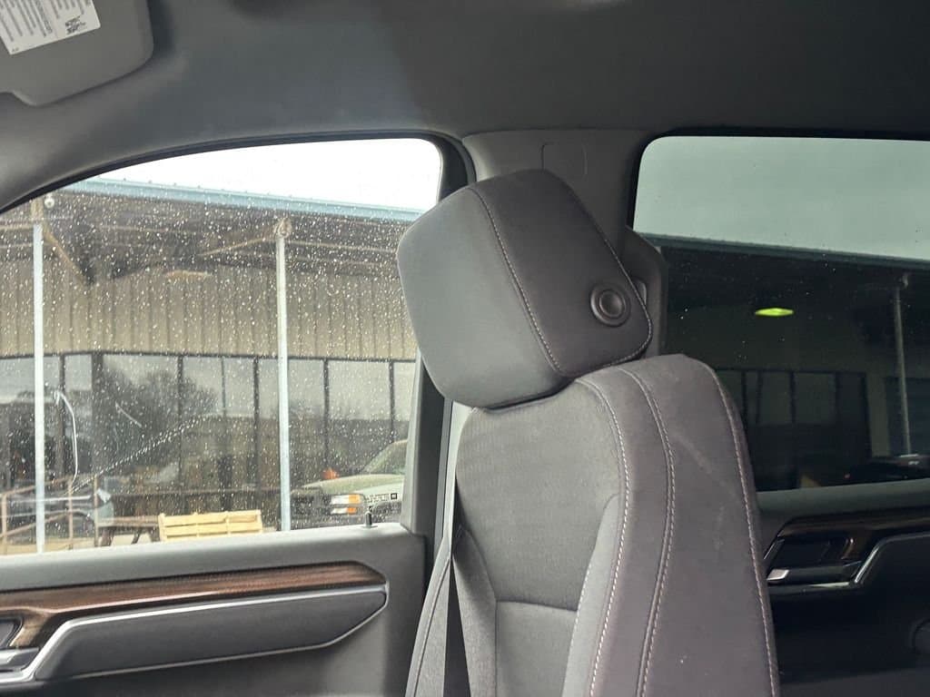 2025 Chevrolet Silverado 1500 - Image 13