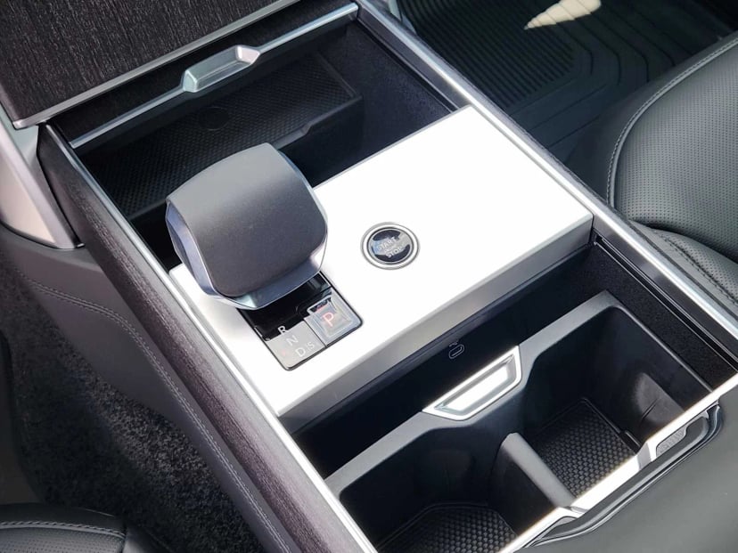 2026 LAND ROVER Range Rover - Image 19