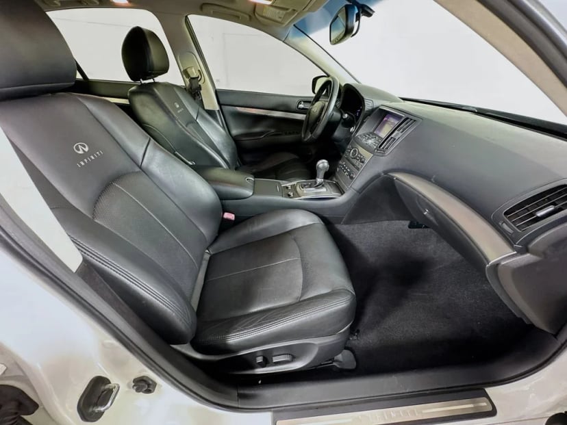 2013 INFINITI G37 - Image 36