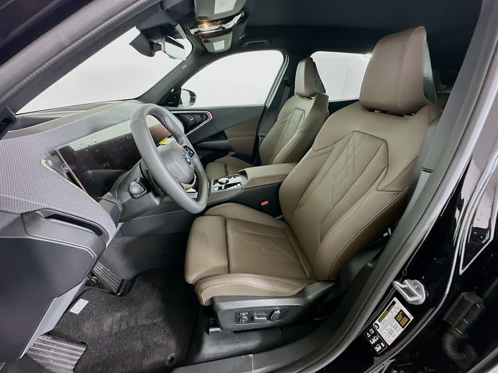 2025 BMW X3 - Image 16