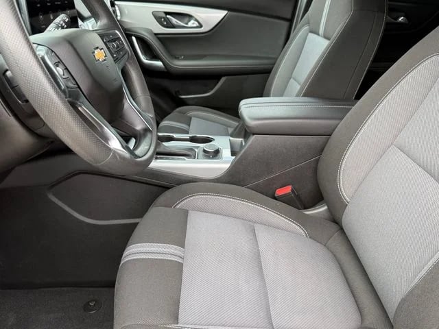2025 Chevrolet Blazer - Image 13