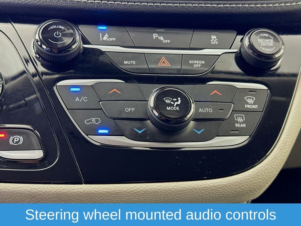 2023 CHRYSLER Pacifica - Image 19