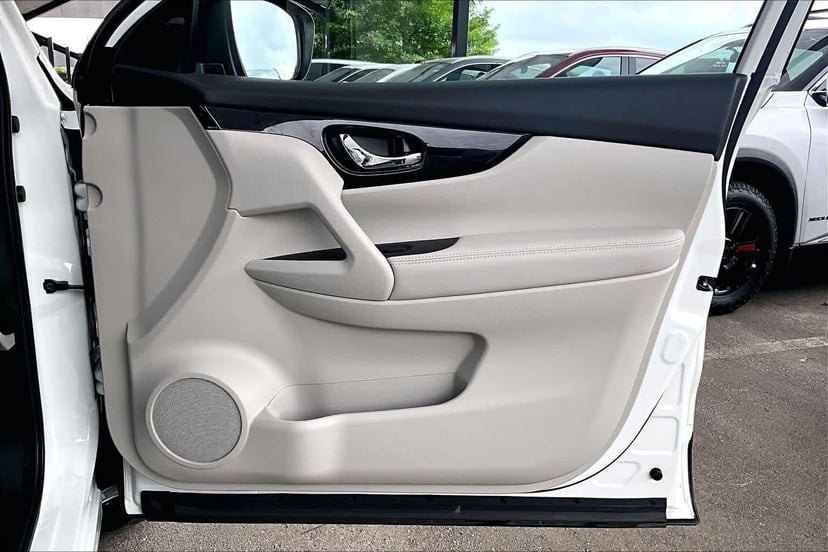 2022 Nissan Rogue Sport - Image 23