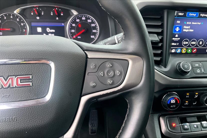 2023 GMC Acadia - Image 24