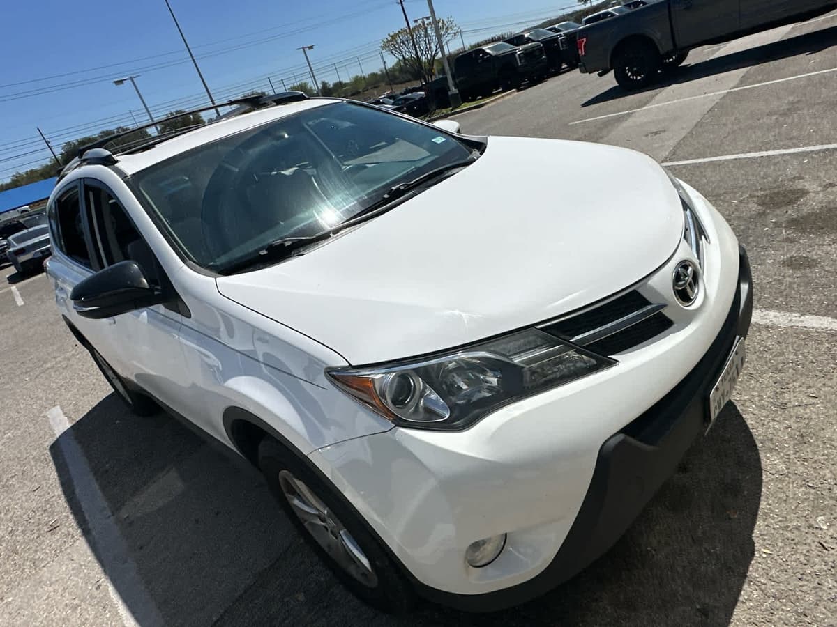 2013 Toyota RAV4 - Image 6