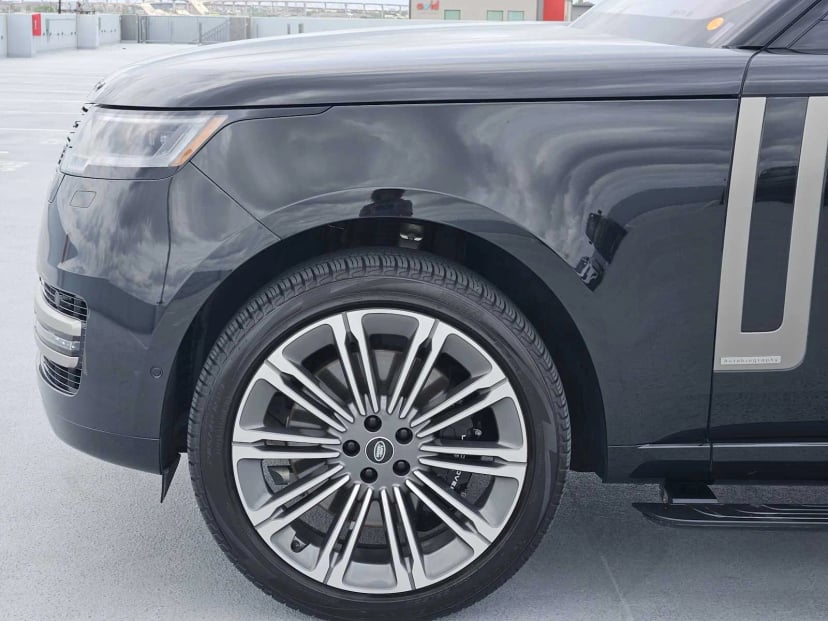 2023 Land Rover Range Rover - Image 9