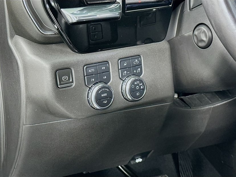 2023 GMC Sierra 1500 - Image 10