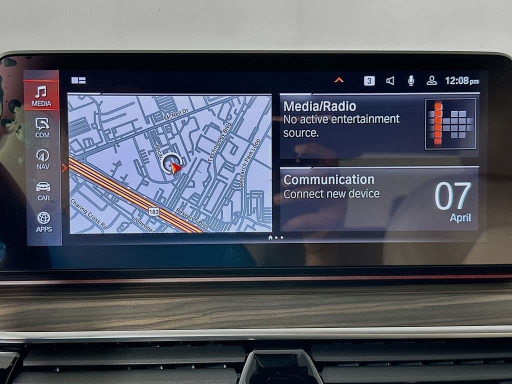 2023 BMW 5 Series - Image 15