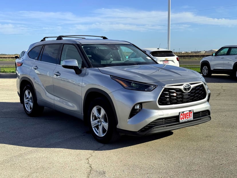 2022 Toyota Highlander - Image 4