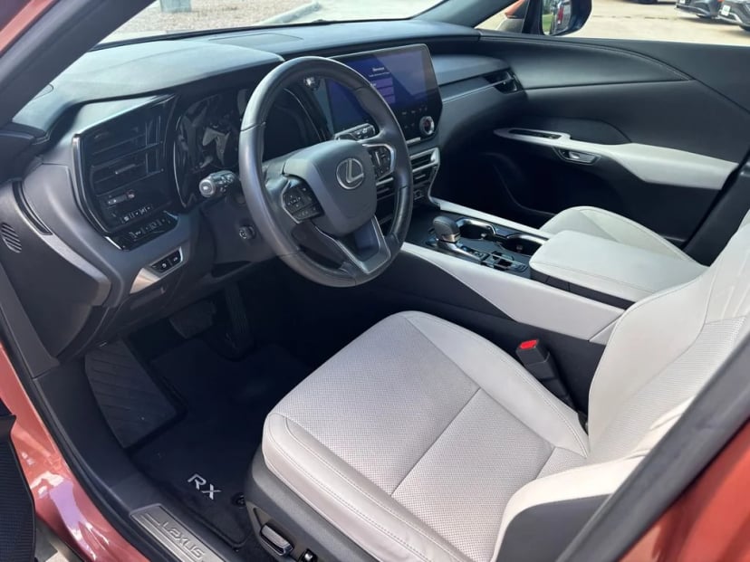 2024 Lexus RX - Image 6