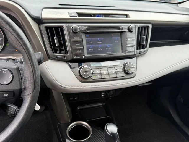 2015 Toyota RAV4 - Image 15