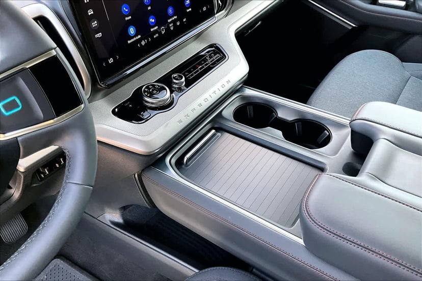 2025 Ford Expedition - Image 17
