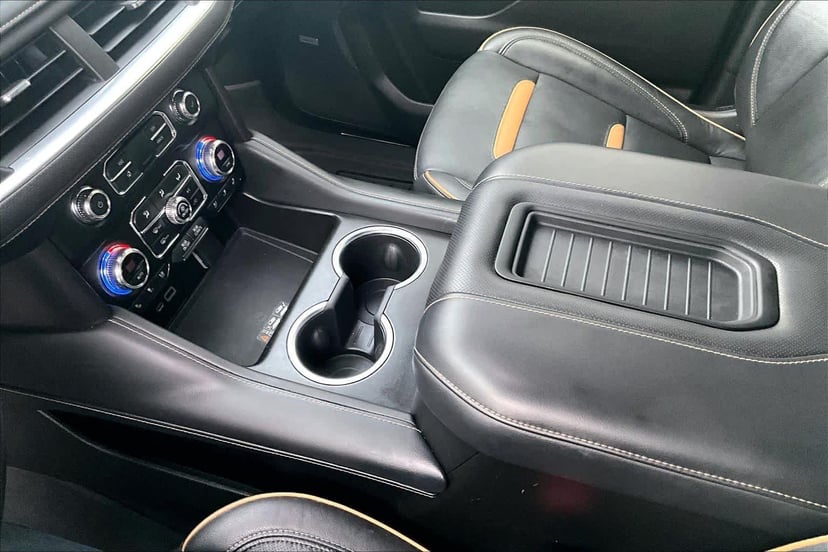 2021 GMC Yukon - Image 17