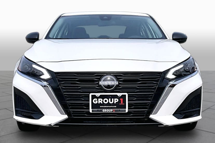 2025 Nissan Altima - Image 4