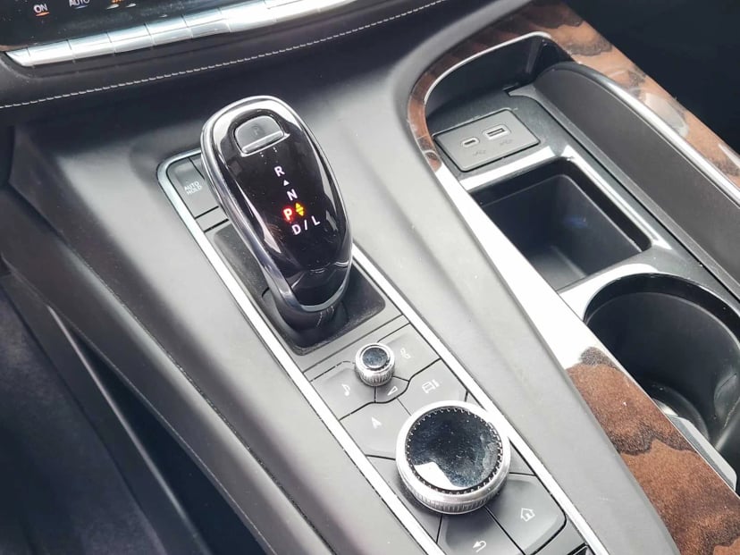 2022 Cadillac Escalade ESV - Image 19