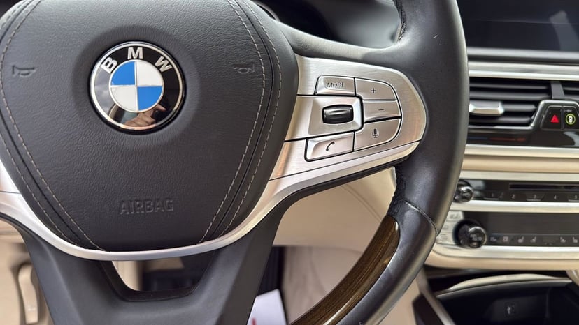 2019 BMW 7 Series - Image 16